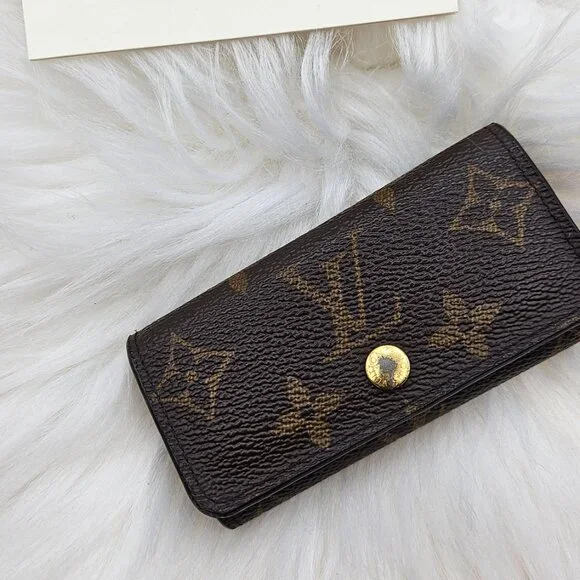 Louis Vuitton Monogram Key Case - Picture 5 of 15